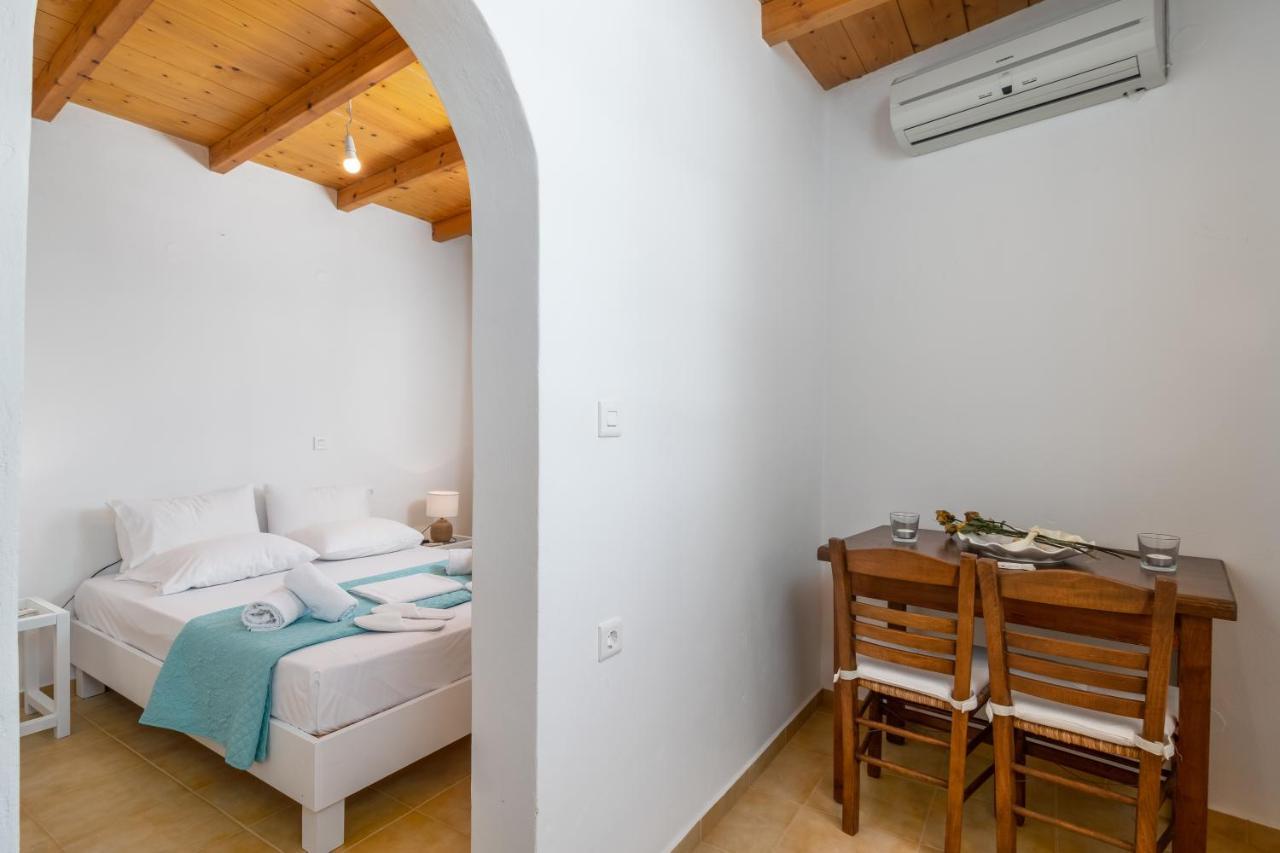 Georgia'S House & Apartment Adámas Extérieur photo